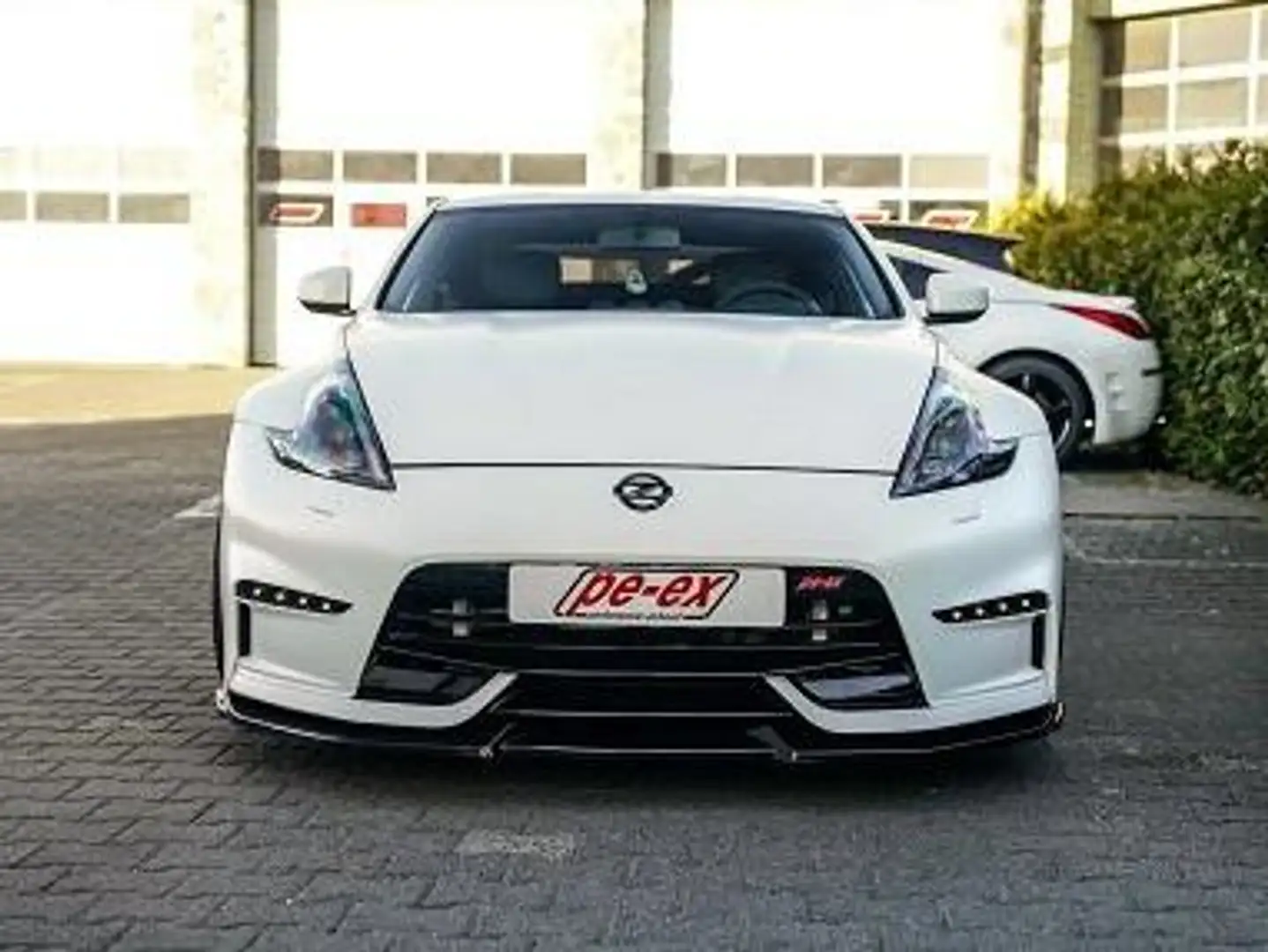 Nissan 370Z 370Z Coupe 3.7 V6 Nismo my15 White - 1