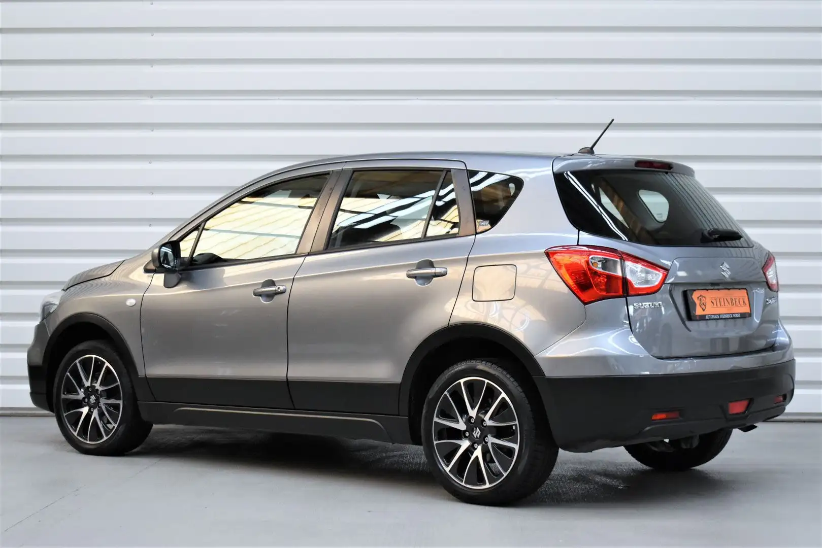 Suzuki SX4 S-Cross Club+1.Hand+AHK+71.800KM+Tempomat Grau - 2