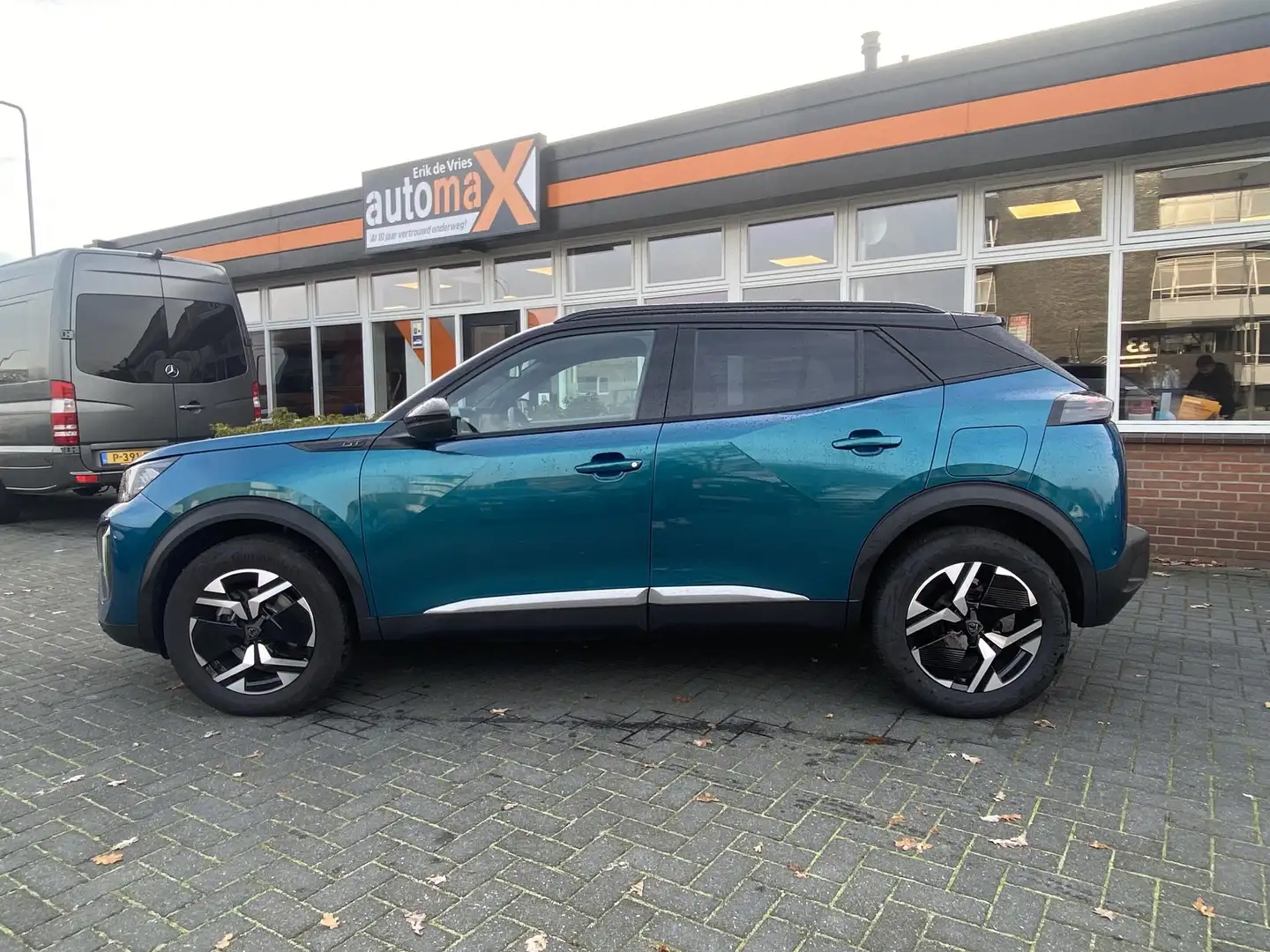 Peugeot 2008 1.2 Hybrid 145 GT |GT!|Keyless!|360 Camera!|Adapti - 2