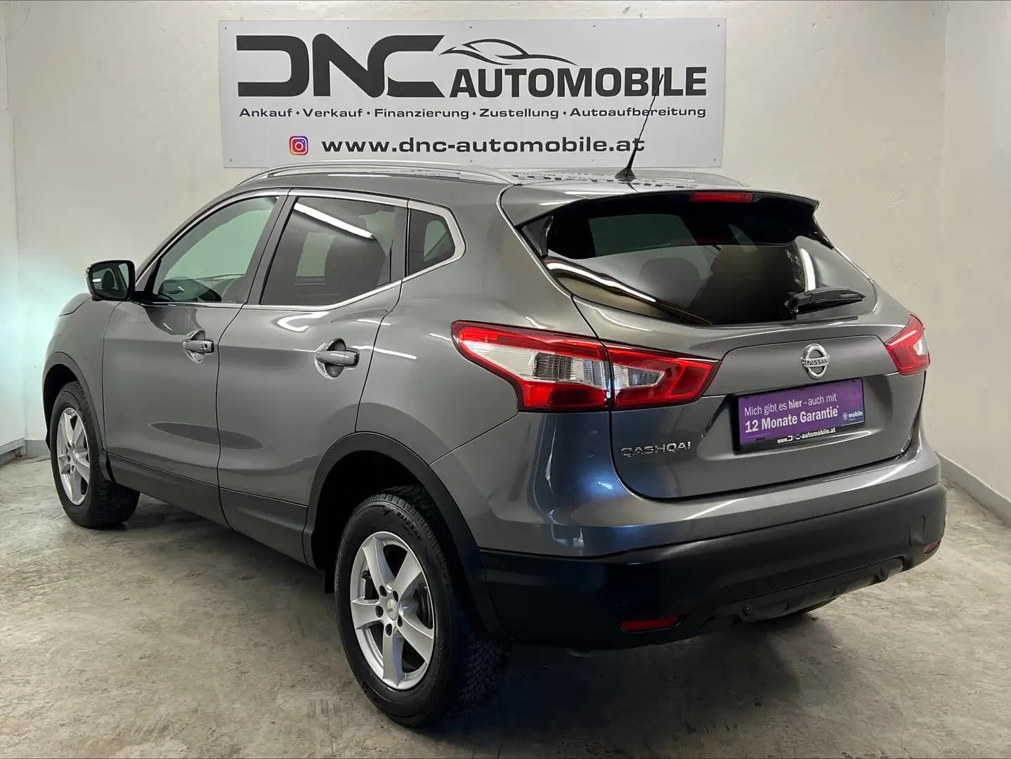 Nissan Qashqai 1,6 dCi 360° Aut.*PANO*SHZ* Grau - 2