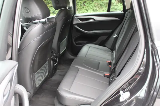 BMW X3 view 14