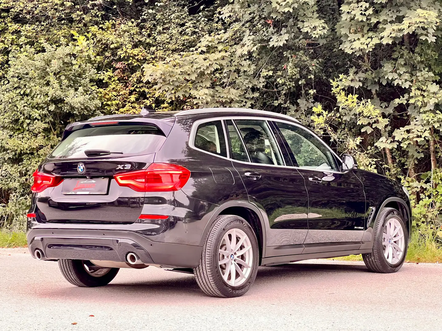 BMW X3 xDrive 20 d Aut. LED*LEDER*NAVI*TEMPOMAT*Allrad* Schwarz - 2