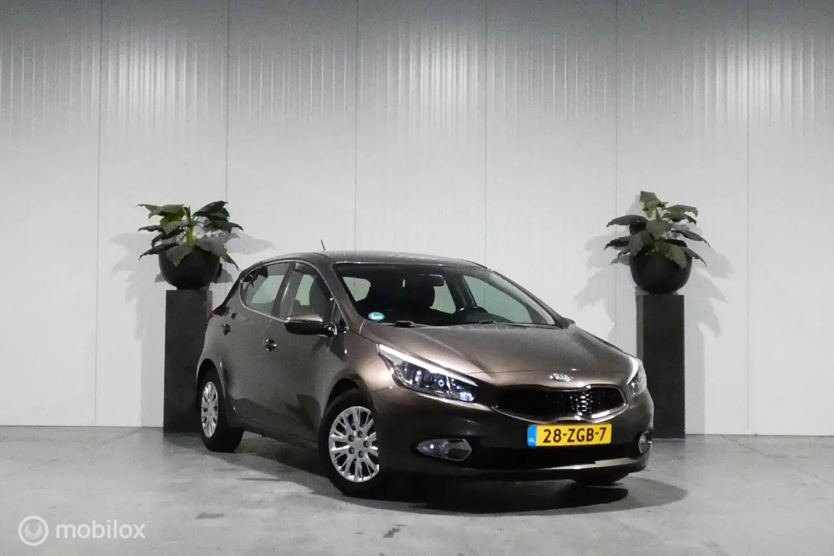 Kia Ceed / cee'd 1.6 GDI Comfort Pack Marrón - 2