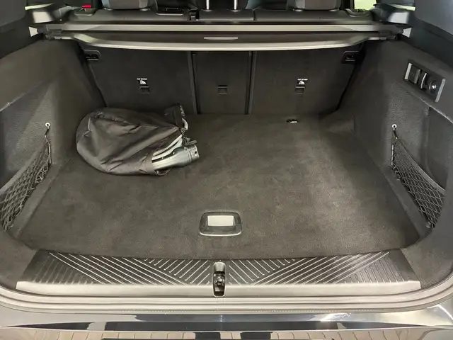 BMW X3 view 11