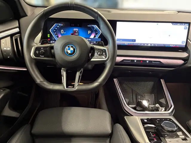 BMW X3 view 8