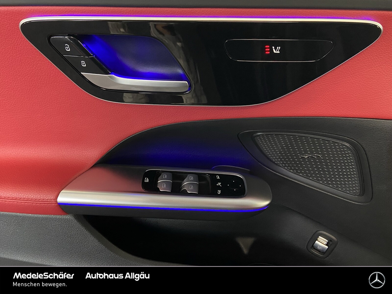 Mercedes-Benz C 300 C 300 d AMG LED Night Pano Kam Ambi LEDER ROT Park — photo 11