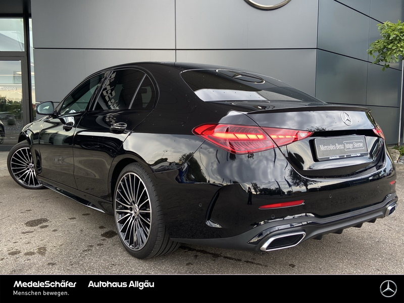 Mercedes-Benz C 300 C 300 d AMG LED Night Pano Kam Ambi LEDER ROT Park — photo 7