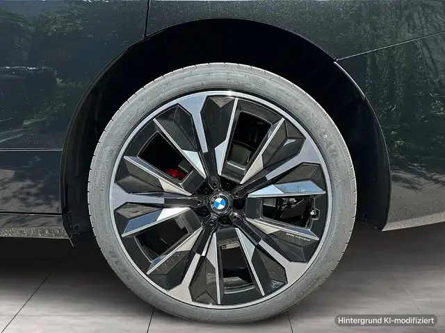 BMW Ix view 6