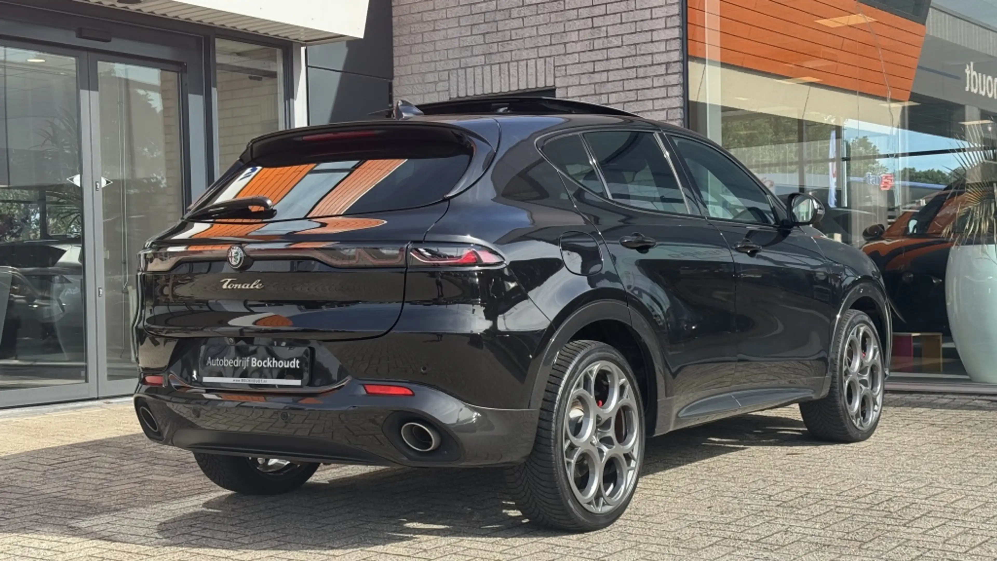 Alfa Romeo Tonale 1.3T PHEV Veloce | Pano | Leer | Camera — photo 6