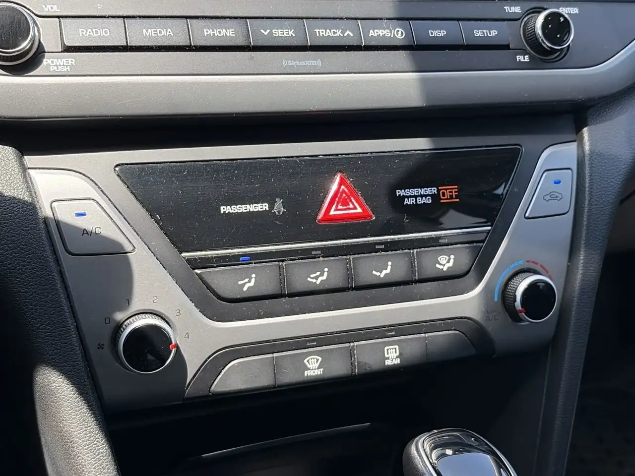 Hyundai ELANTRA снимка Hyundai ELANTRA