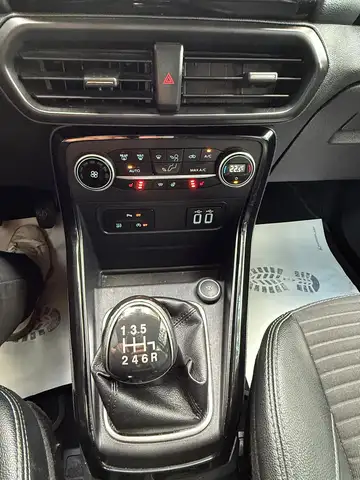 Ford EcoSport view 24