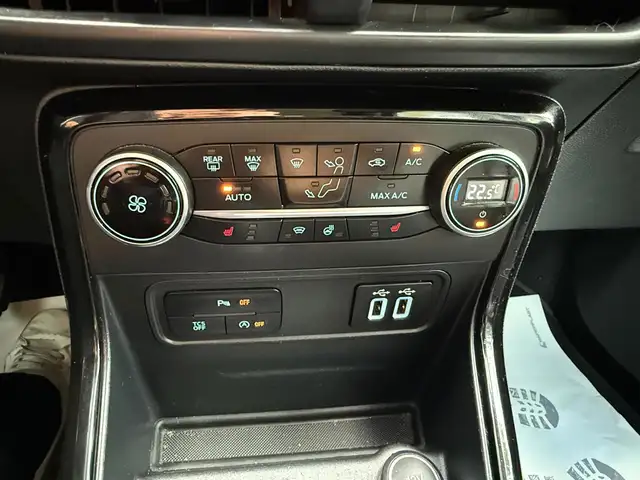 Ford EcoSport view 26