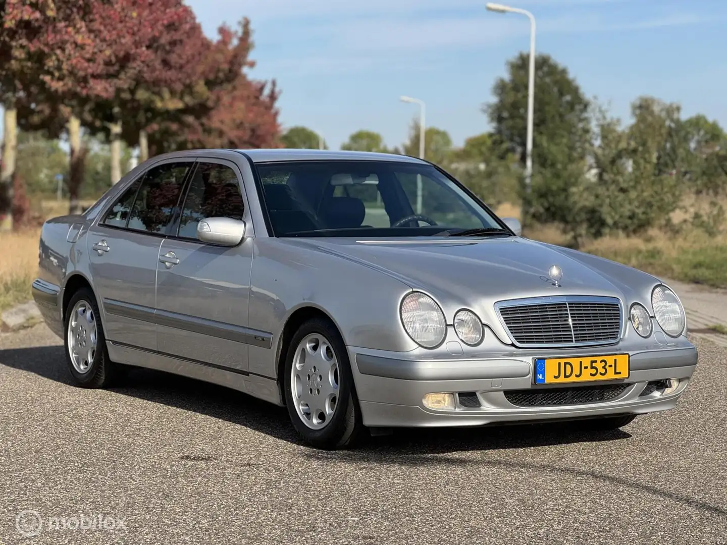 Mercedes-Benz E 200 K. Classic Grijs - 2
