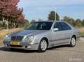 Mercedes-Benz E 200 K. Classic Grijs - thumbnail 1
