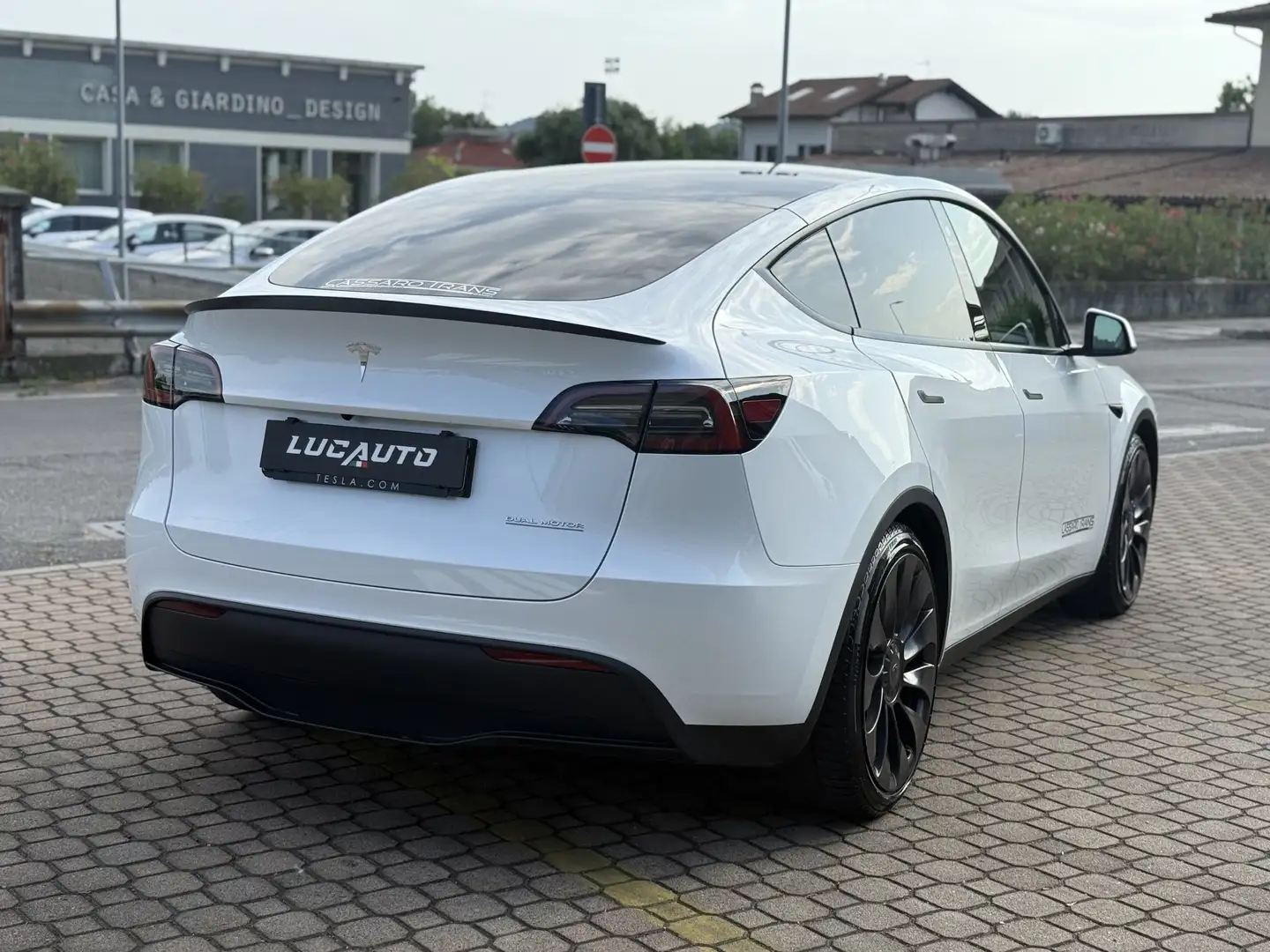 Tesla Model Y Performance Dual Motor awd - 2