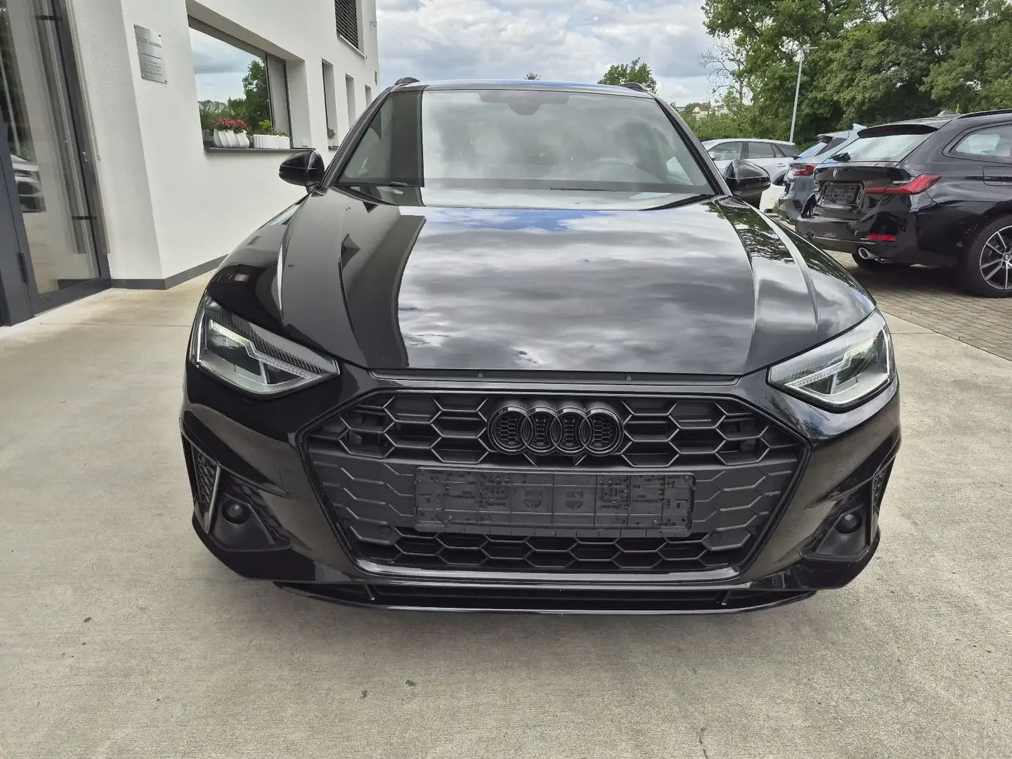 Audi A4 Avant 40 TDI S line 204 PS +NAVI+LED+ACC+AHK Schwarz - 1