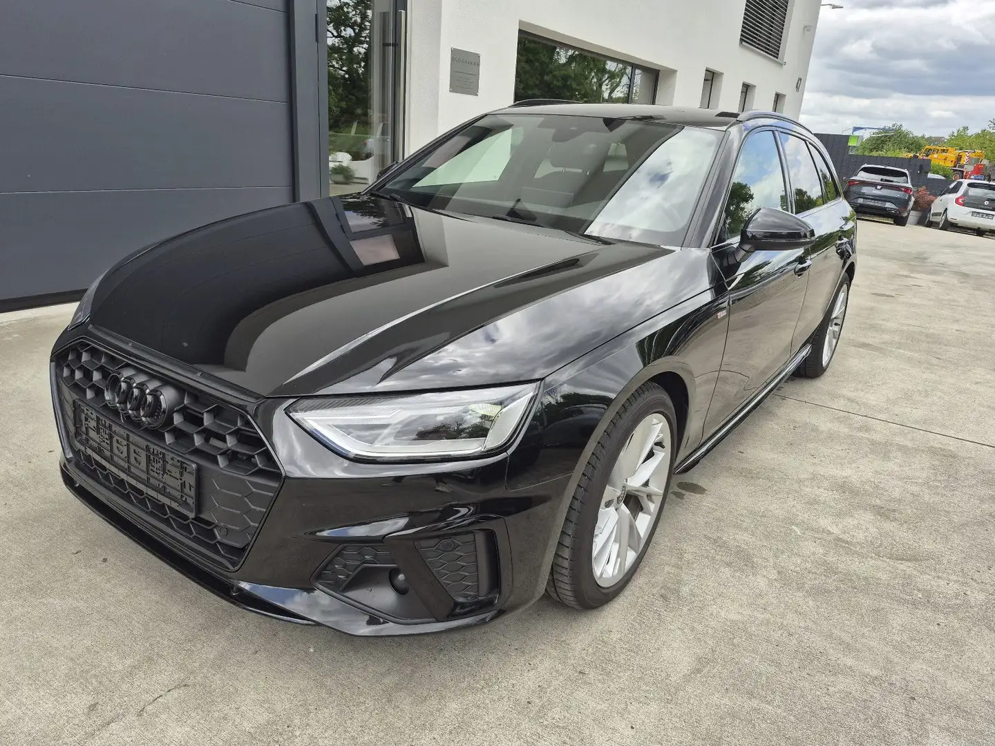 Audi A4 Avant 40 TDI S line 204 PS +NAVI+LED+ACC+AHK Schwarz - 2