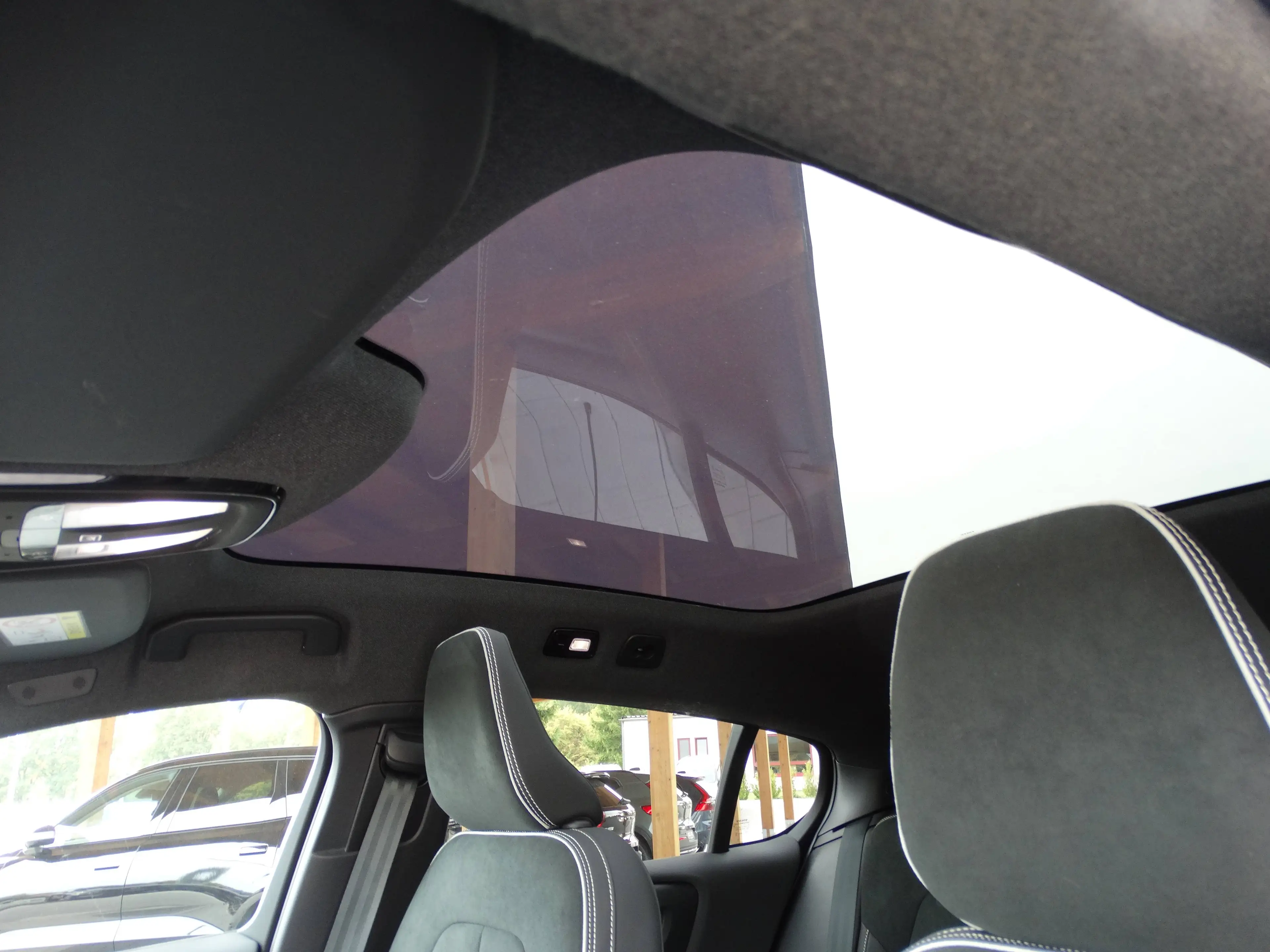 Volvo C40 Ultimate Recharge Pure Electric Twin Motor AWD — photo 20