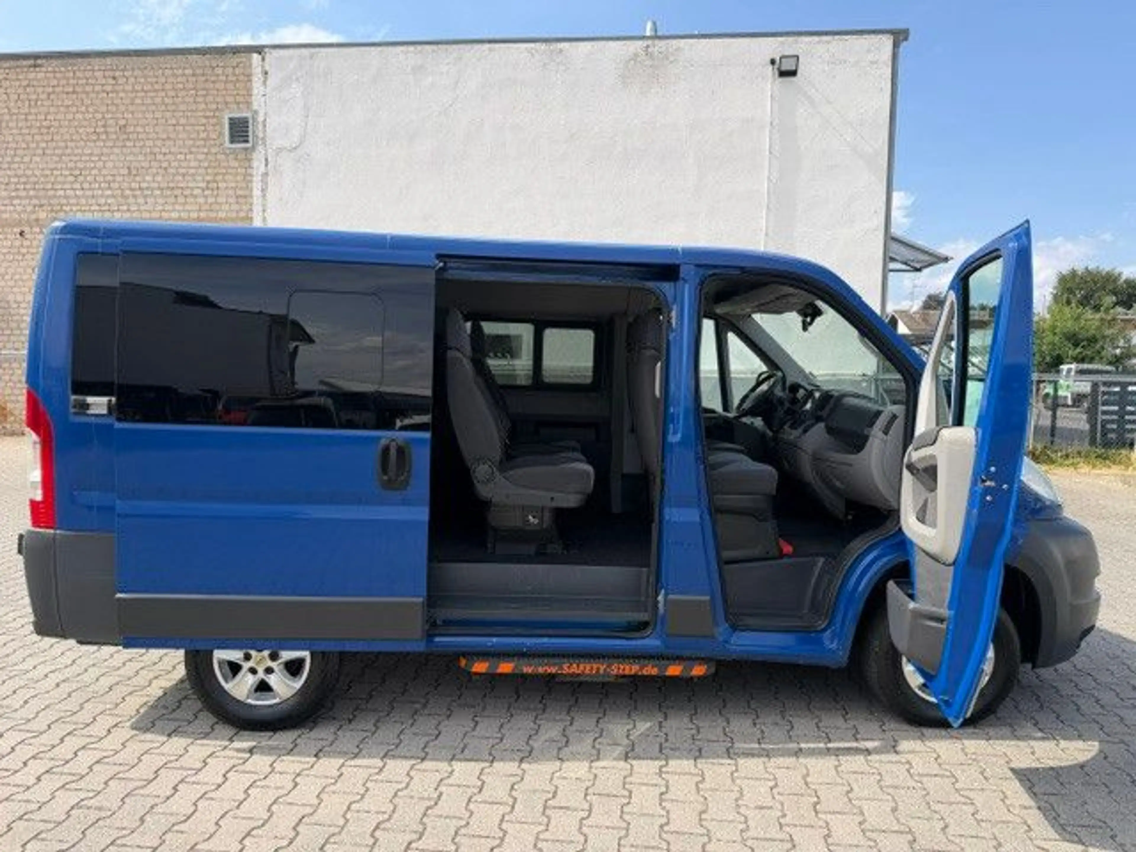 Peugeot Boxer HDi Luxus.  2 X KLIMA ! 9-SITZE! — photo 3