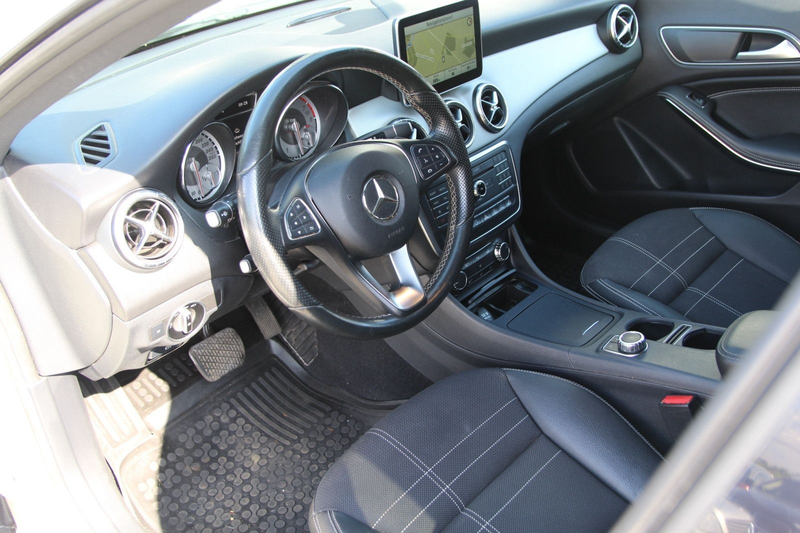 Mercedes-Benz CLA 180 Urban/Xenon/Navi/Sitzh. — photo 8