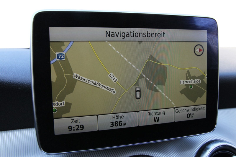 Mercedes-Benz CLA 180 Urban/Xenon/Navi/Sitzh. — photo 11