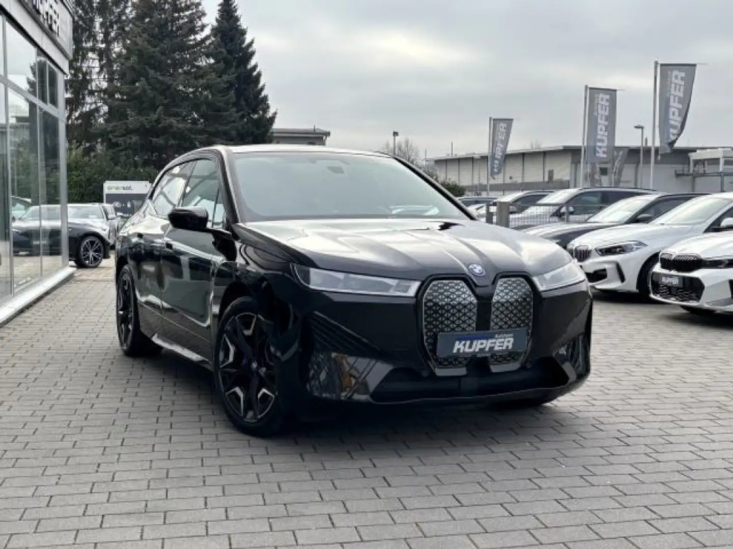 BMW iX xDrive50 Sportpak.AHK°22-°LASER*bel.Massages Schwarz - 2