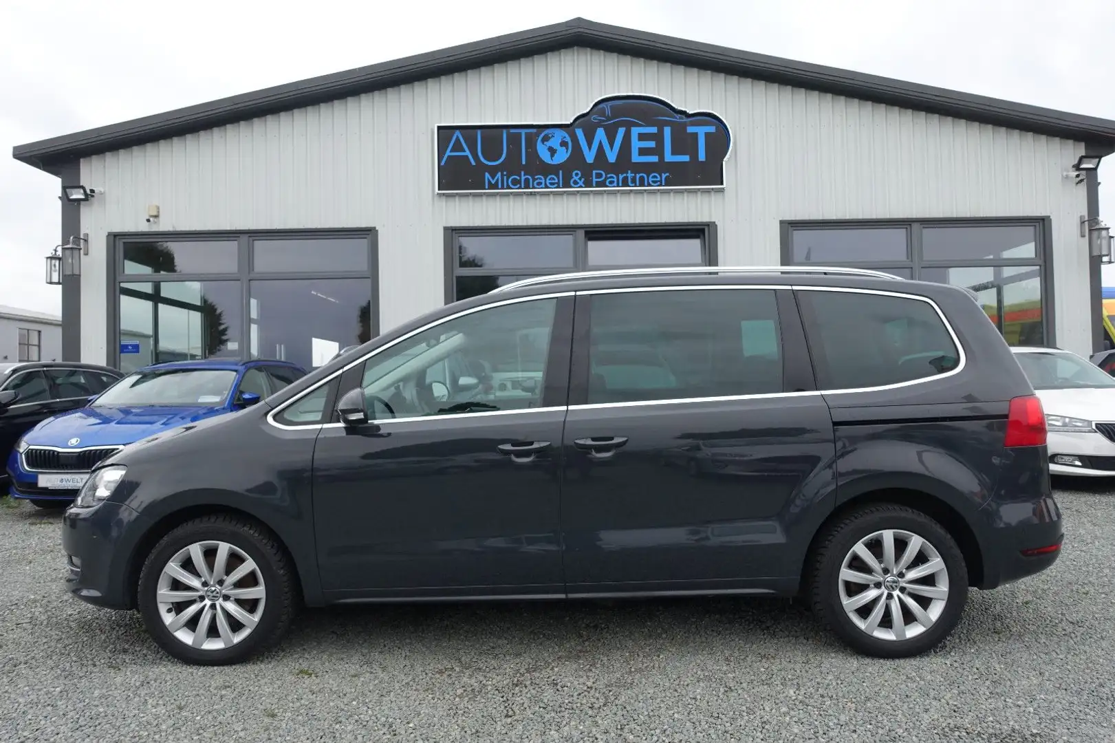 Volkswagen Sharan 2.0 TDI DSG 7Sitzer SITZH PDC XEN NAVI 17 Gris - 1