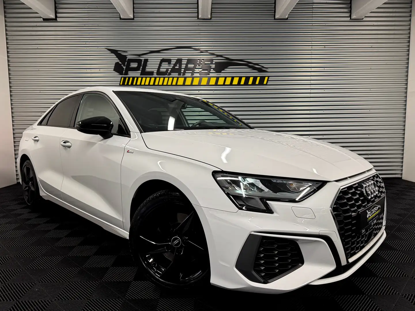 Audi A3 30 TFSI S TRONIC | S LINE | APPLE CARPLAY | Blanc - 1
