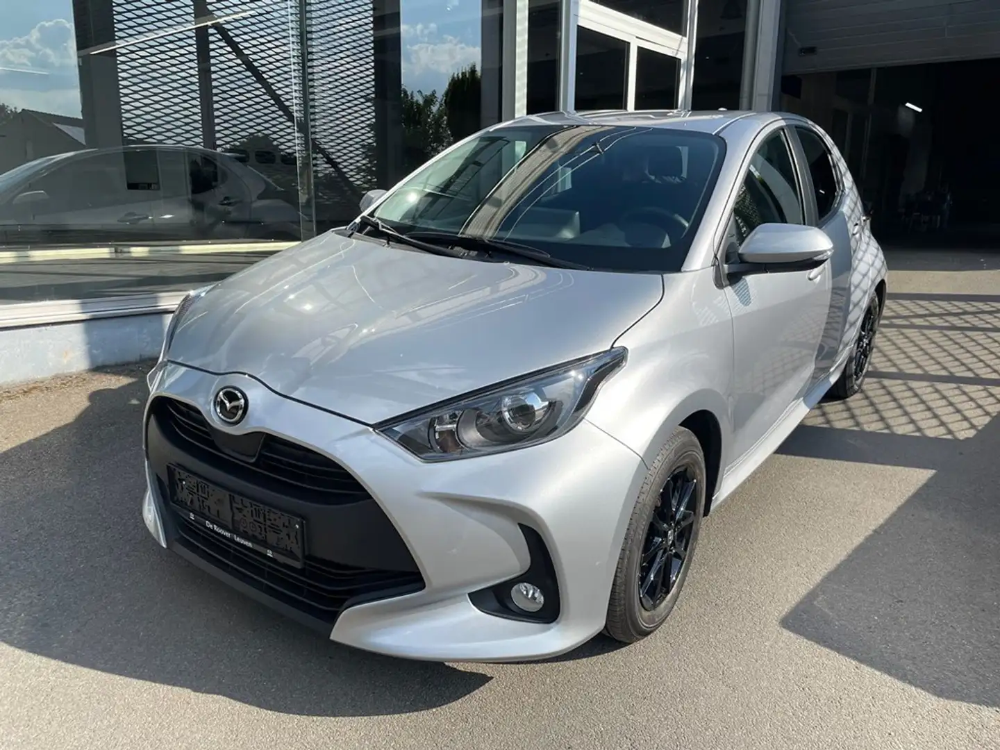 Mazda 2 Hybrid VVT-i Pure + Plus Pack CVT Plateado - 1