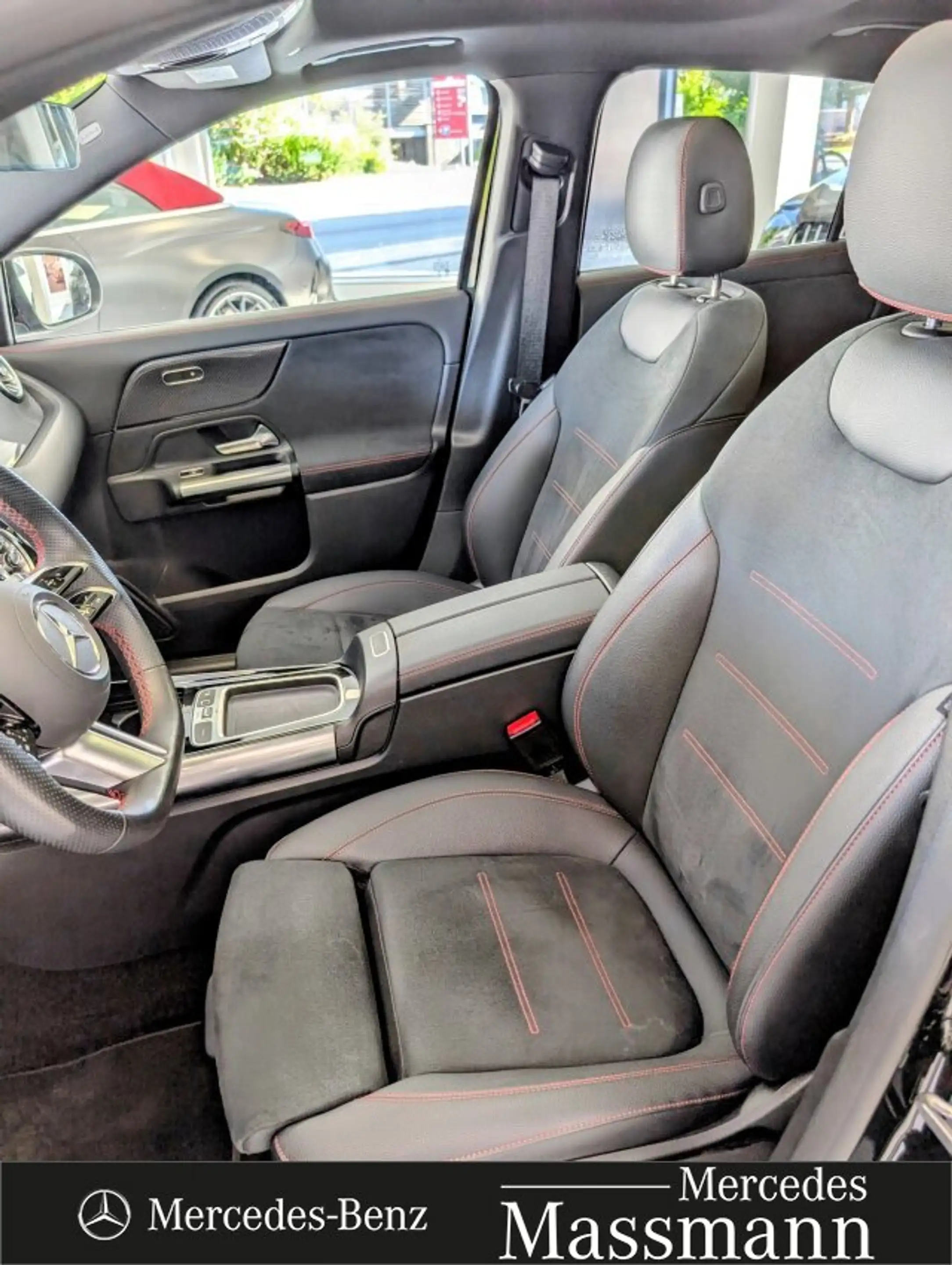 Mercedes-Benz GLA 220 GLA 220 d 4MATIC AMG Line Navi/Pano.-Dach/Styling — photo 9