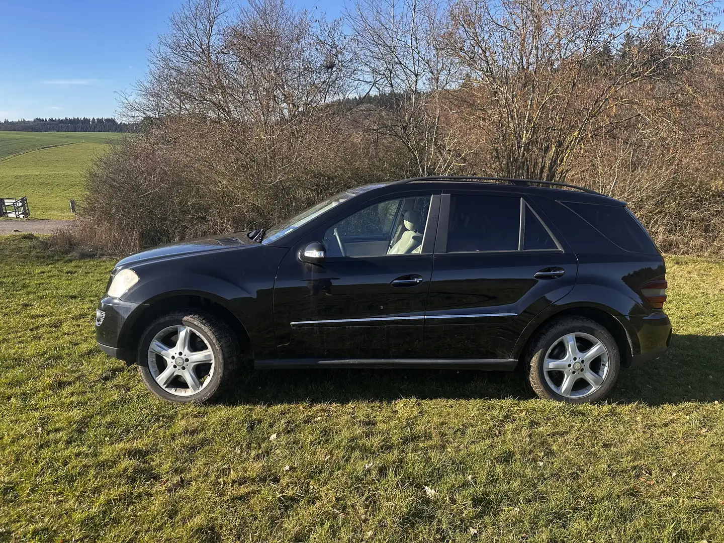 Mercedes-Benz ML 500 ML 500 4Matic (164.172) Schwarz - 1