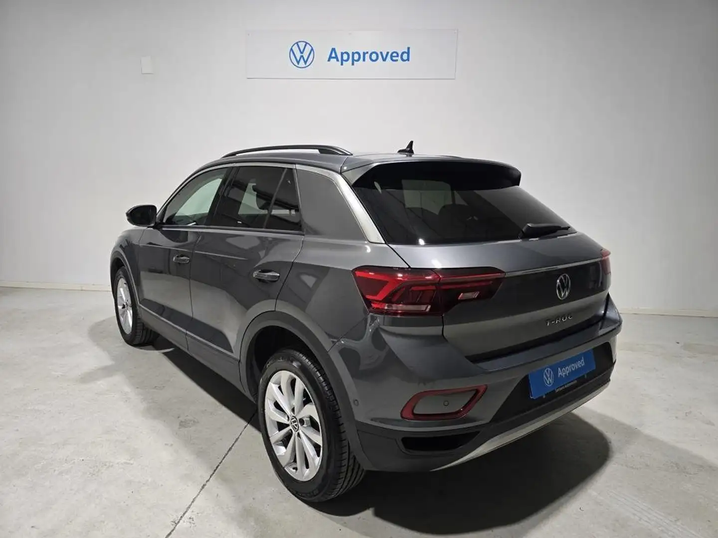 Volkswagen T-Roc 1.5 TSI Life DSG7 110KW Gris - 2