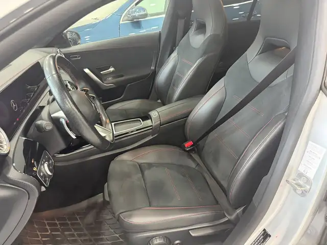 Mercedes-Benz Cla view 9