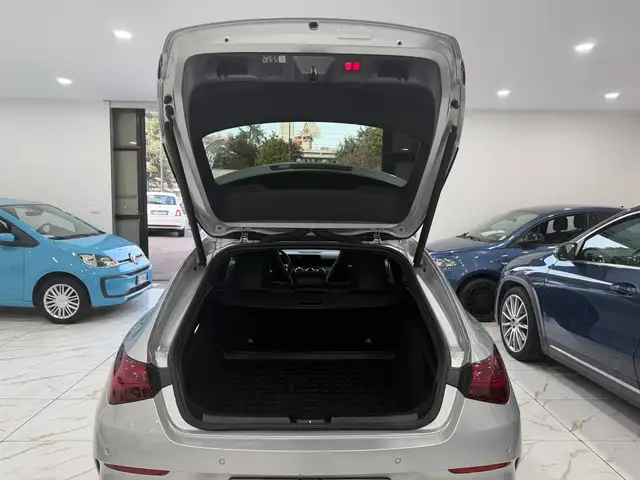 Mercedes-Benz Cla view 12
