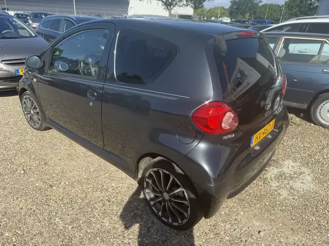 Toyota Aygo view 3