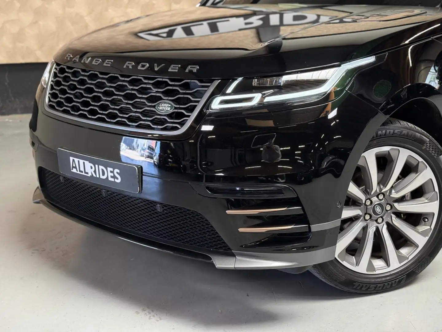 Land Rover Range Rover Velar 2.0 P250 Turbo AWD R-Dynamic S | BTW | pano | 20 i Zwart - 2
