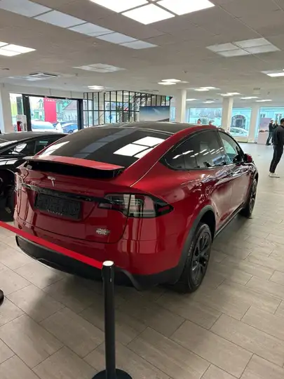 Tesla Model X 2023