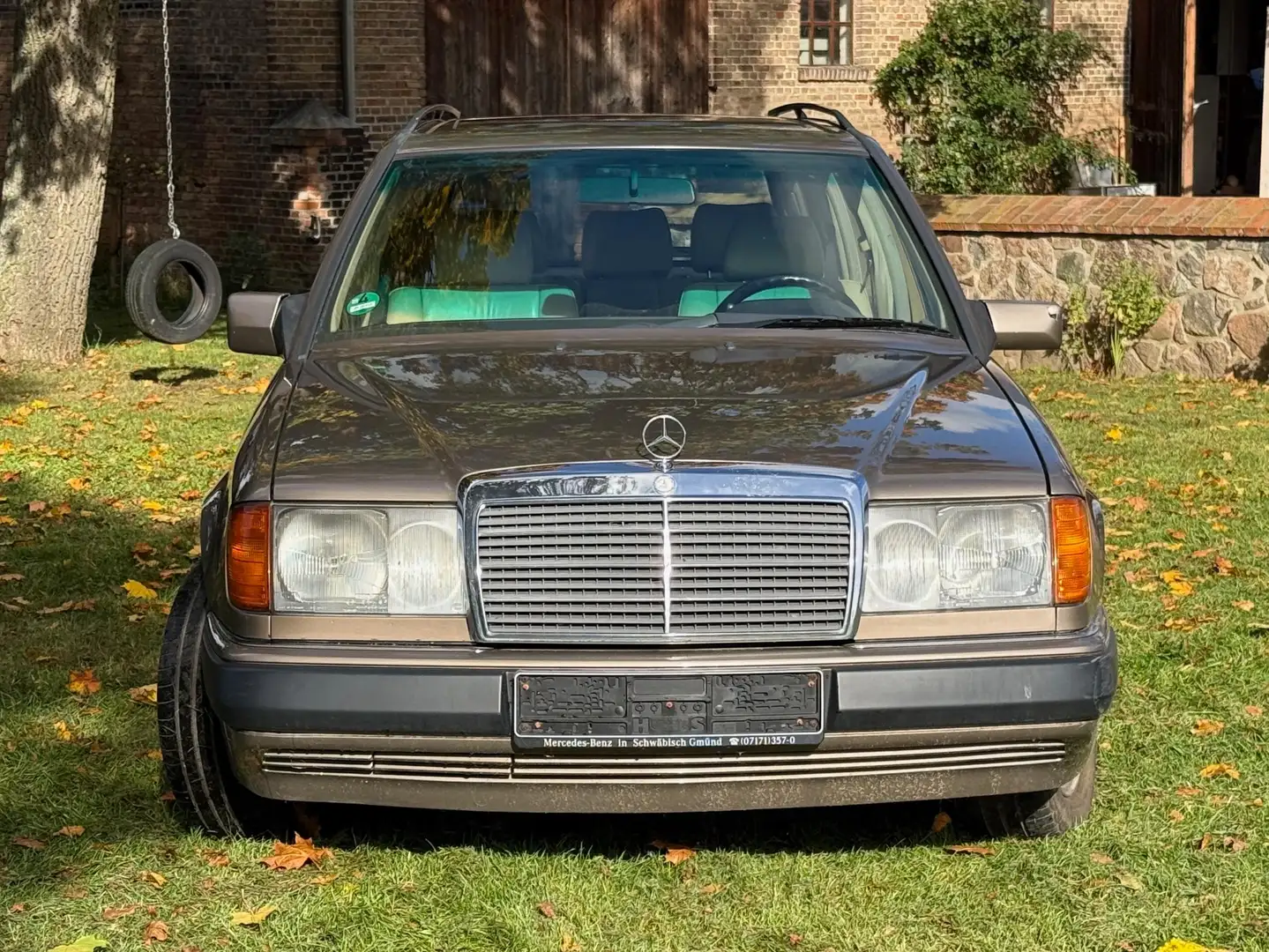 Mercedes-Benz 230 230 TE W124 Braun - 2