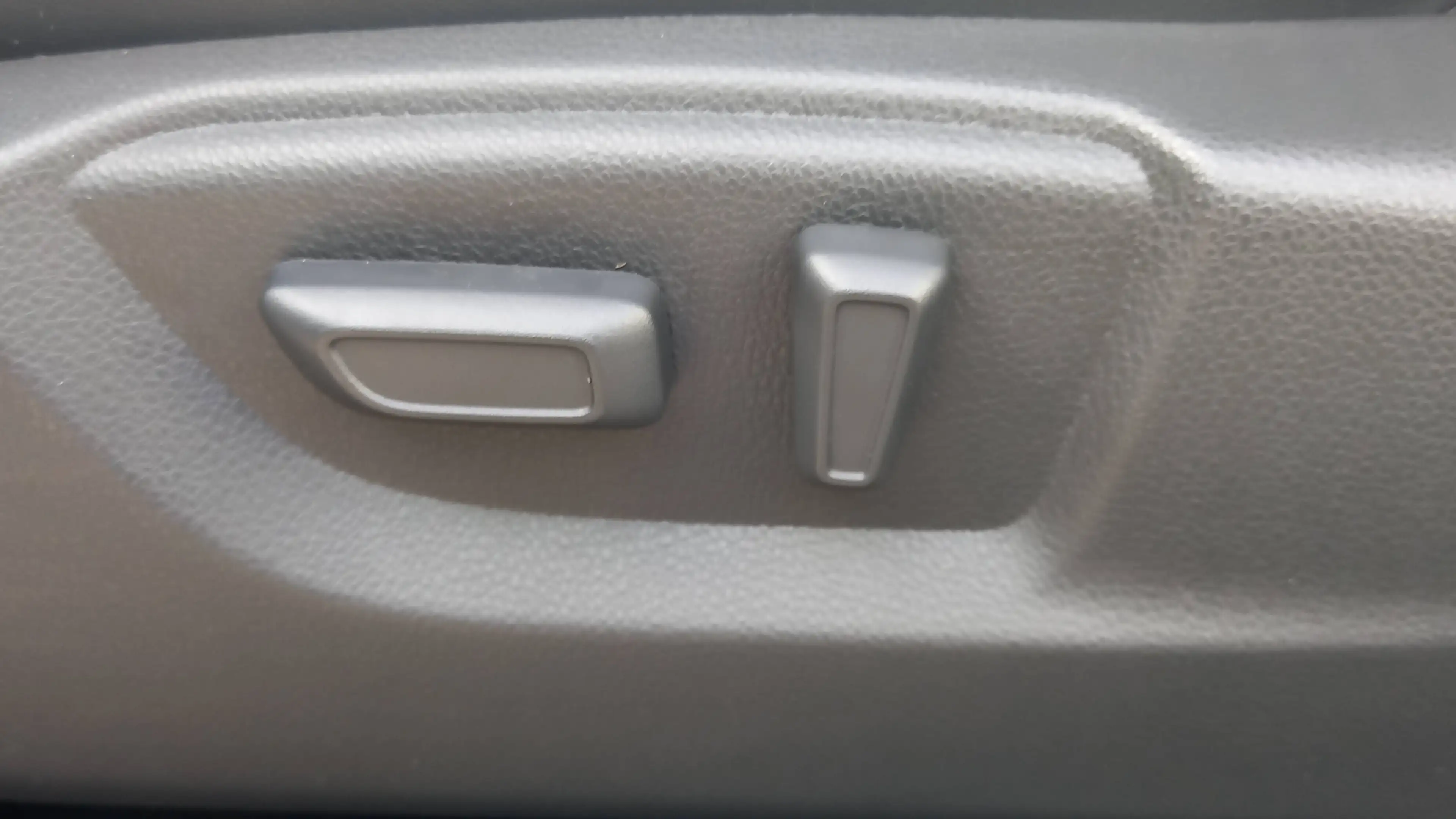 Mitsubishi Eclipse Cross Plus Hybrid 4WD — photo 14