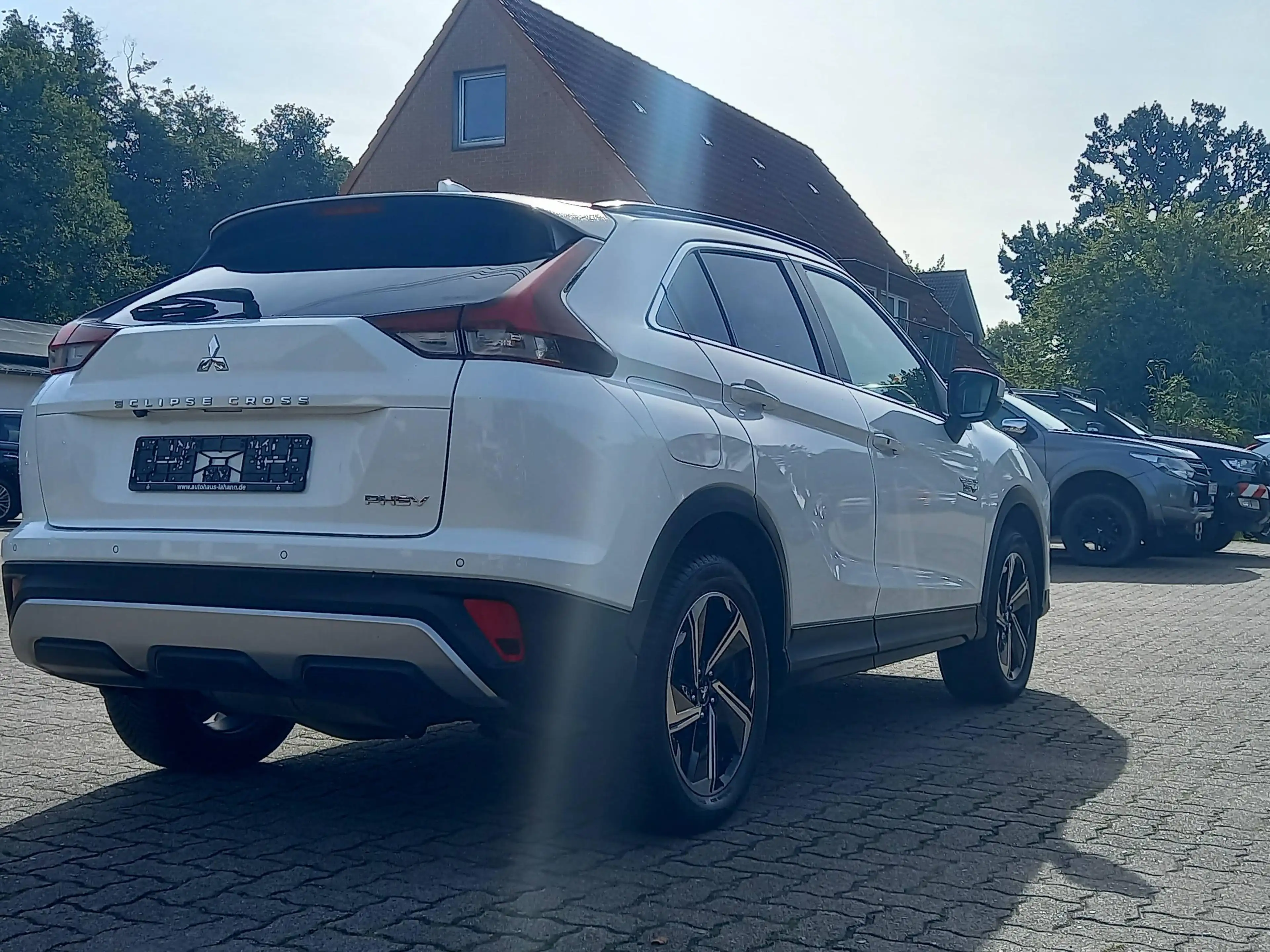 Mitsubishi Eclipse Cross Plus Hybrid 4WD — photo 4