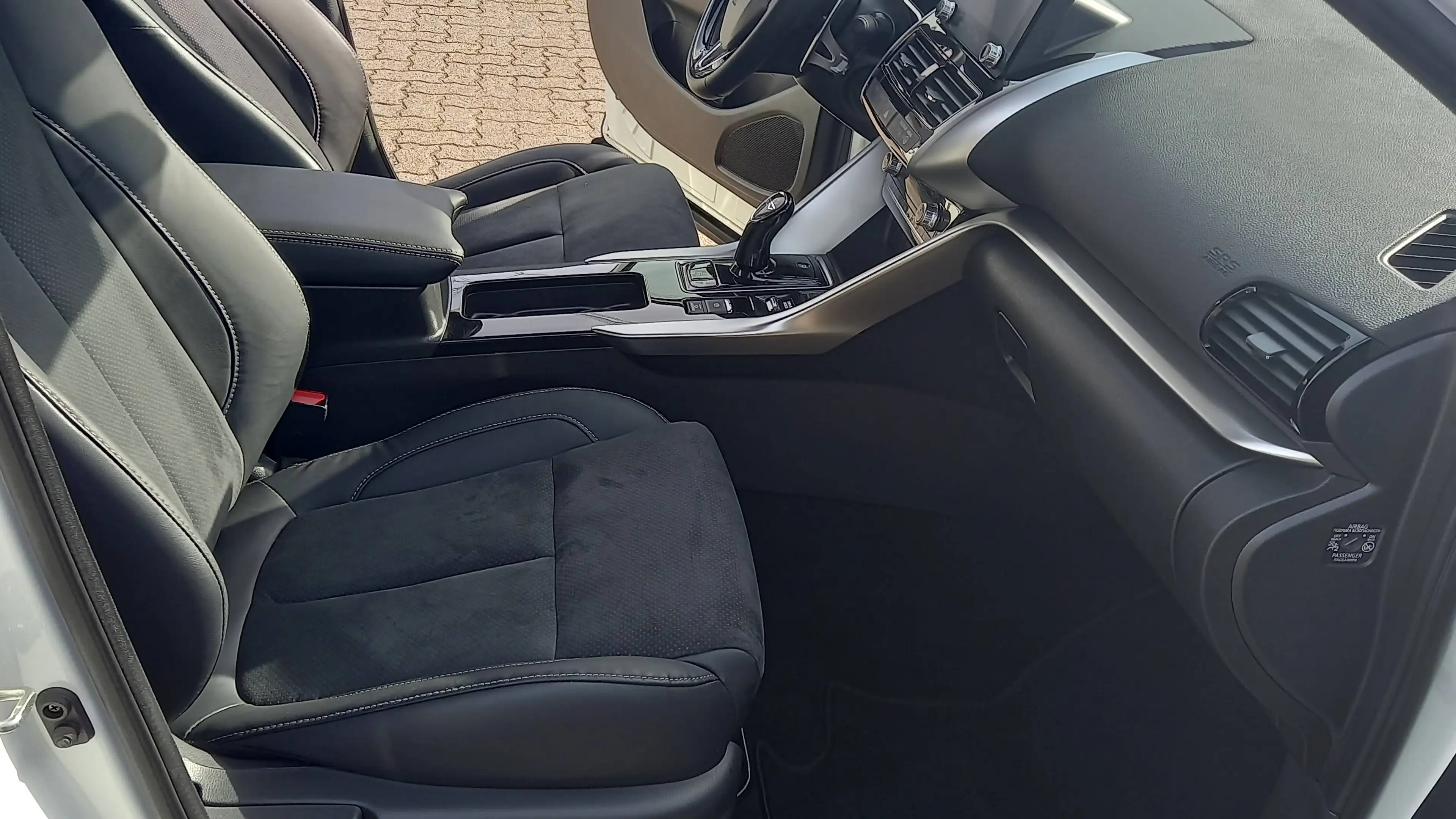 Mitsubishi Eclipse Cross Plus Hybrid 4WD — photo 11