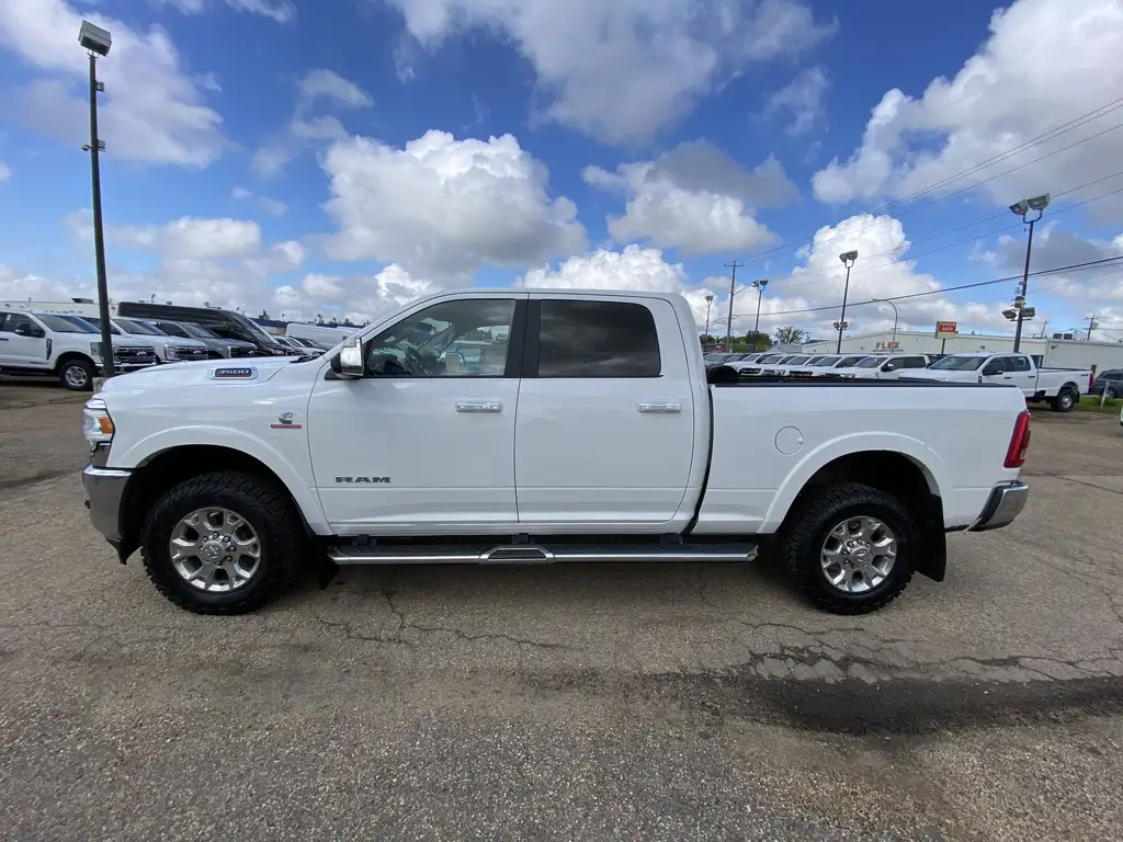 2019 RAM 3500 Laramie | Park-Sense | Reverse Cam | Remote Start — photo 4