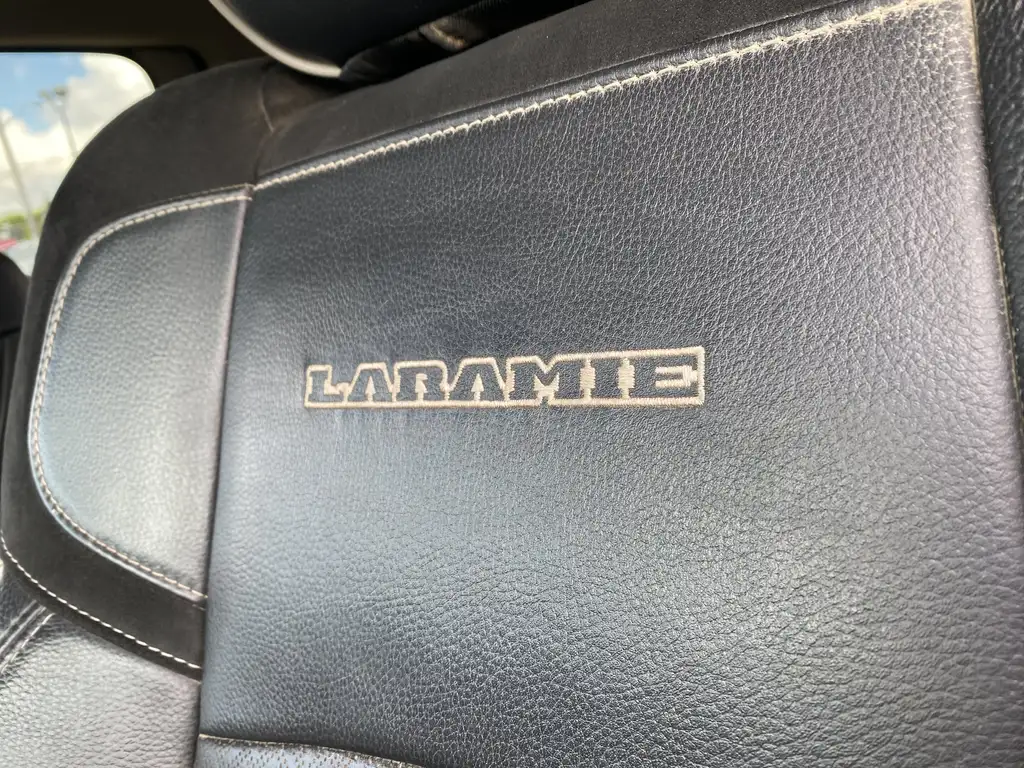2019 RAM 3500 Laramie | Park-Sense | Reverse Cam | Remote Start — photo 8
