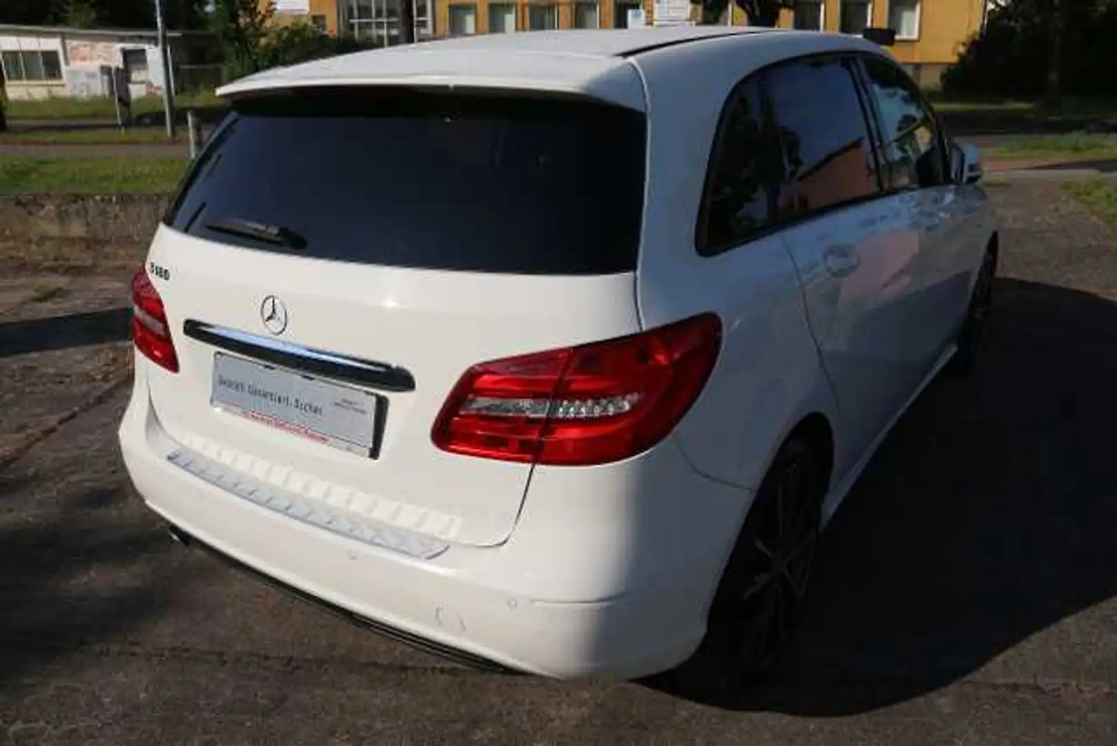 Mercedes-Benz B 180 B180 1,6 Benzin Automatik, Xenon, Navi Wit - 2