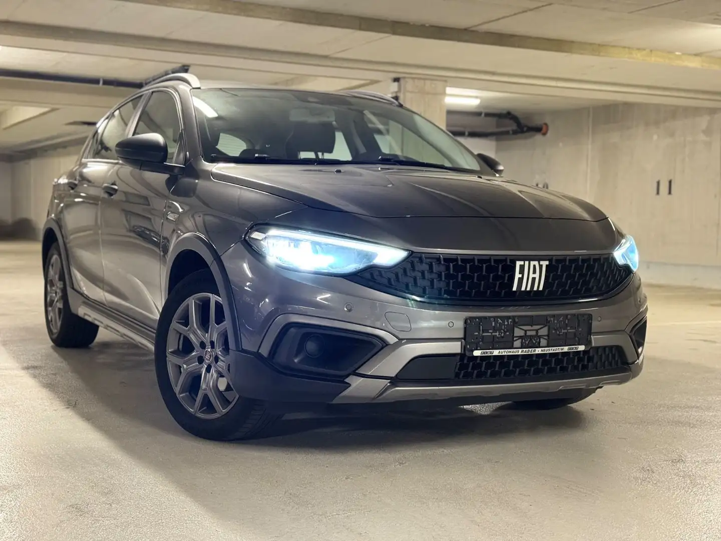 Fiat Tipo City Cross*2J Garantie*Kamera*LED*ACC Grau - 1