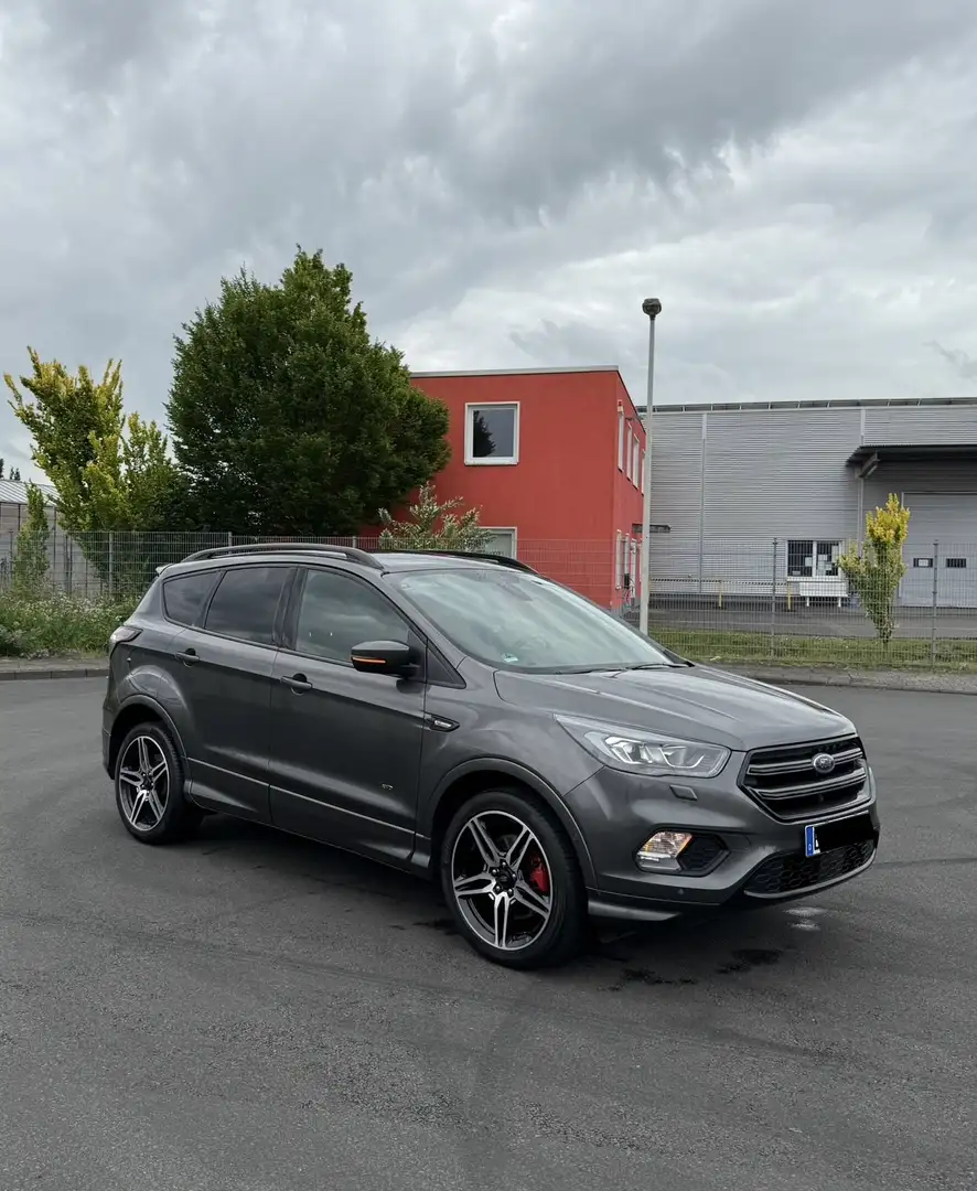 Ford Kuga 2.0 TDCi 4x4 Aut. ST-Line Grau - 1