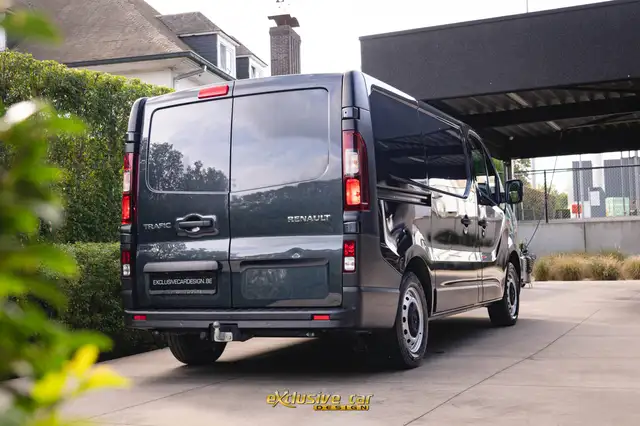 Renault Trafic view 5