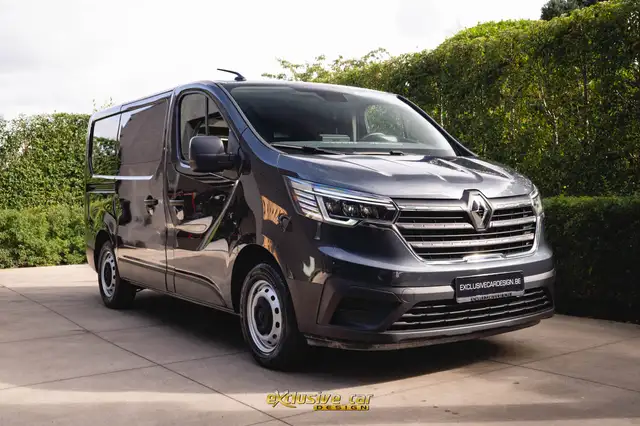 Renault Trafic view 3