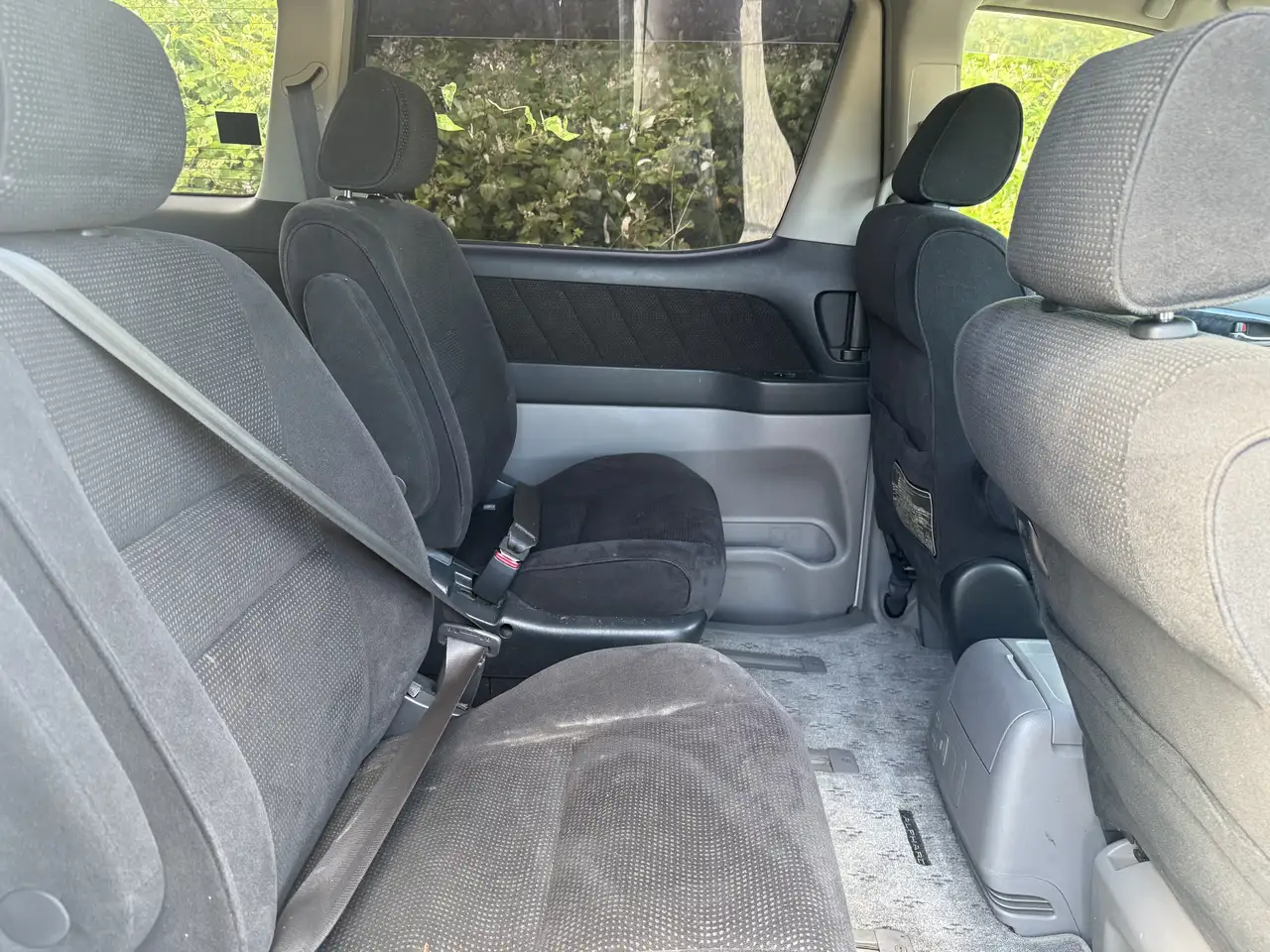 Toyota Alphard снимка Toyota Alphard