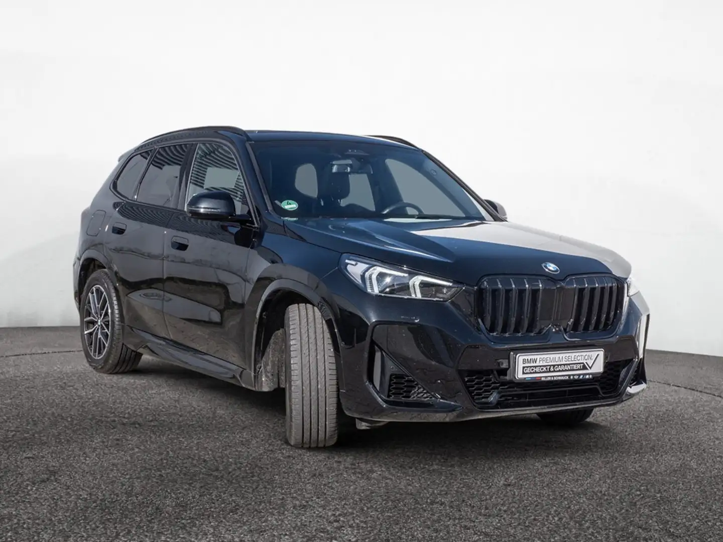 BMW X1 xDrive 23i M-Sport 360°+PANO+H/K+HUD+AHK+N Schwarz - 2
